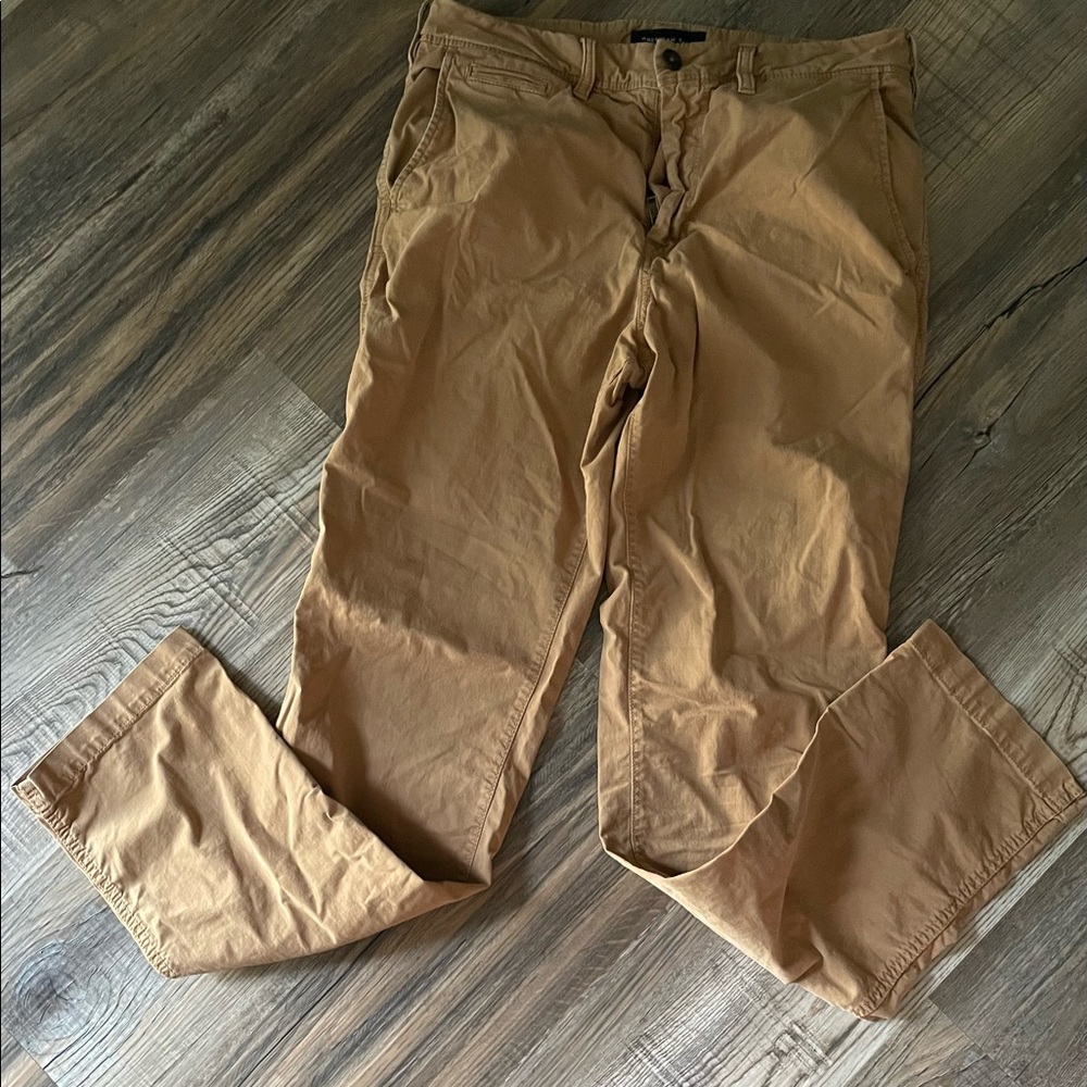 American Eagle Mens chino pants size 32x34